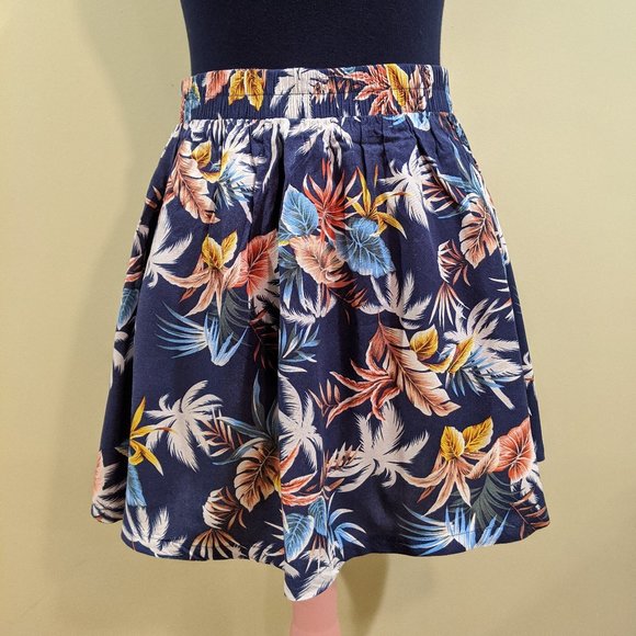 Tropical Skirt with Palm Trees and Leaves - Picture 1 of 4